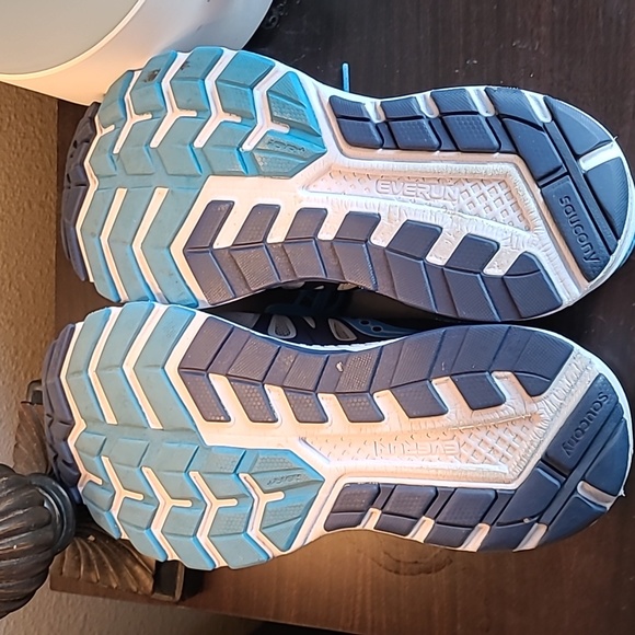 Saucony EverRun gently used breathable running tennies/sneakers/athletic. B-1 - Picture 10 of 11